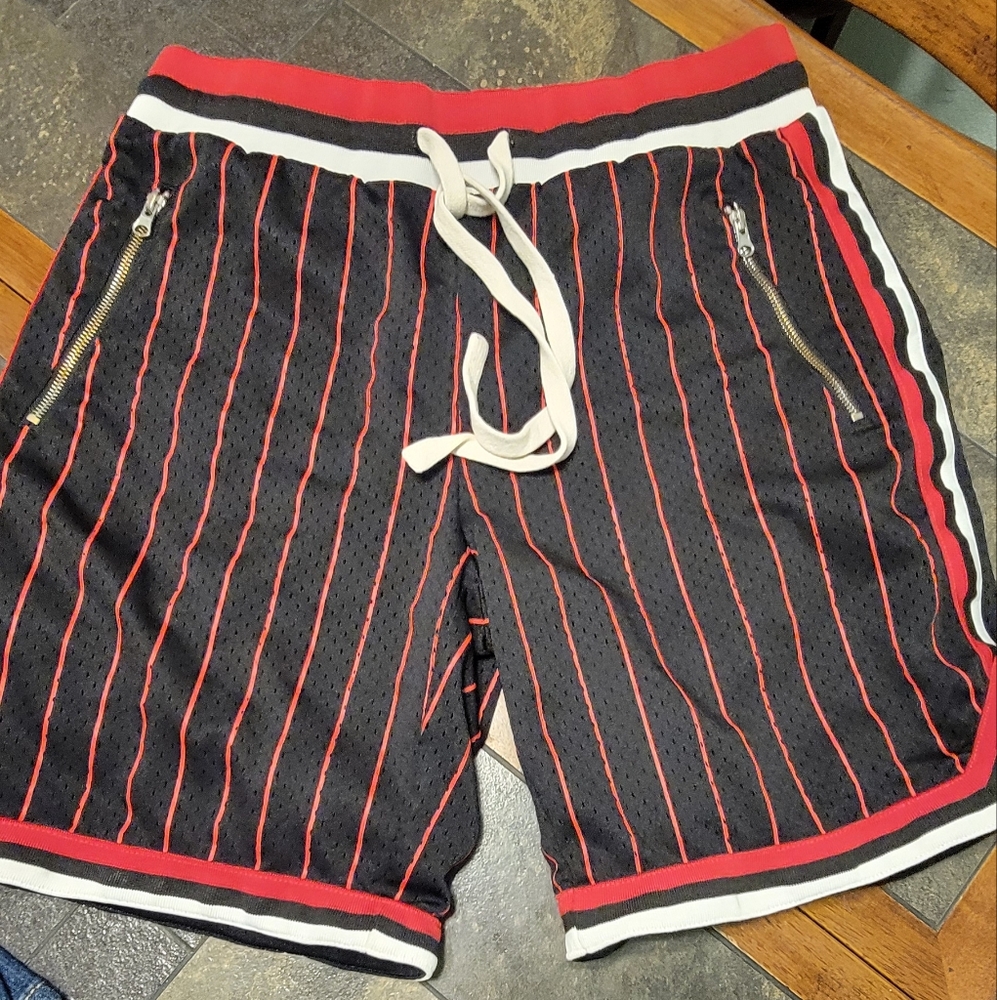 BASCOM PROJECTS 1993-XXV Basketball Shorts Men L Magic‎ Red Pinstripe Mesh